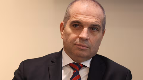 Гроздан Караджов отчете почистване на над 170 вагона на БДЖ от графити