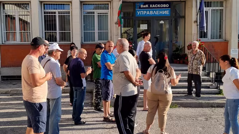 Жителите на "Стамболийски" протестират срещу десетдневно безводие