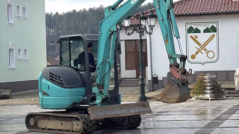 Иван Иванов и Кънчо Папазов подписаха договори за 1,8 млн. лева в Гурково
