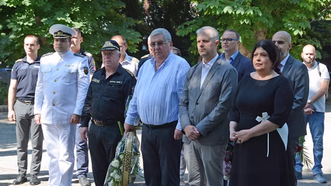 Отбелязват 48 години от потушаването на пожара на танкера "Ерма" във Варна