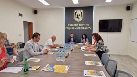 Община Перник започна подмяна на твърдо гориво с екологични отоплителни уреди