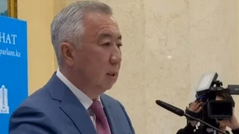 Казахстан планира алтернативни морски маршрути за износ поради напрежение в Иран