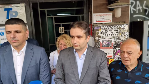 Кадрова криза в "Продължаваме промяната" след напускането на ключови членове