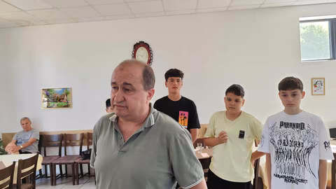 Ученици предупреждават възрастни в Нови пазар за телефонни измами