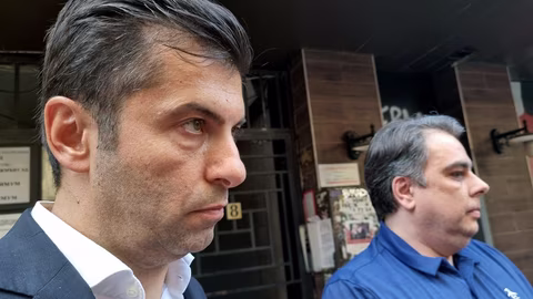 Кирил Петков обещава мерки за подобряване на кадровата политика в "Продължаваме промяната"