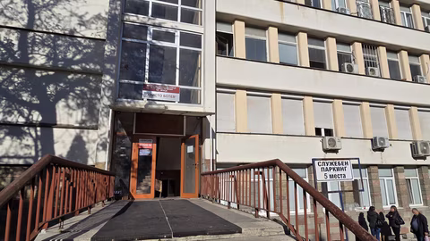 Мирен протест във Враца в подкрепа на медицинските специалисти и студенти