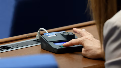 Парламентарната група ДПС сменя името си на "Алианс права и свободи"