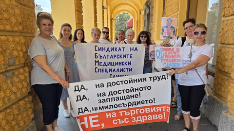 Медицински сестри в Сливен протестират за по-добро финансиране и възнаграждение