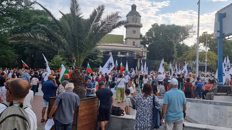 Хиляди във Варна протестират срещу въвеждането на еврото