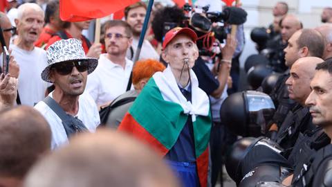 Жандармерията блокира ул. „Георги Раковски“ при протест в София