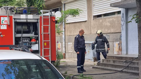 Мъж пострада при пожар във вилната зона на Сливен
