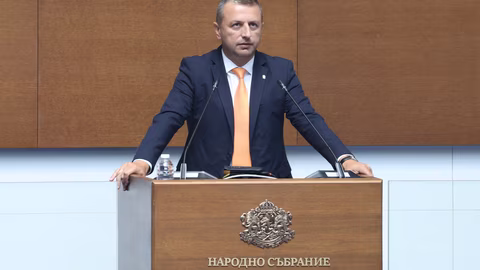 Даниел Петров от "Възраждане" критикува остро 51-вото Народно събрание