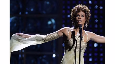 Шер, Уитни Хюстън и Карлос Сантана получават почетни награди „Грами“