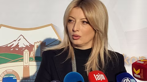 Кметът на Скопие Данела Арсовска бе физически нападната при проверка в Чаир