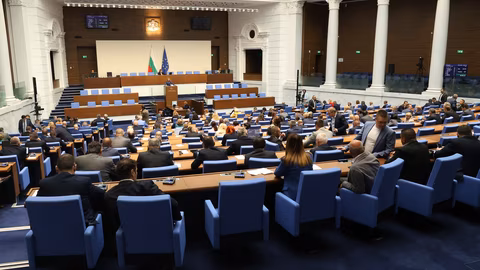 Парламентът добави пет точки в дневния ред за промени в комисии и закони