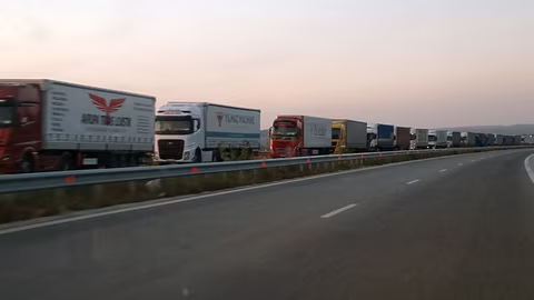 Ограничават движението на камиони над 20 тона по ключови пътища в България