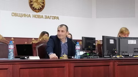 ОбС Нова Загора разглежда проекти за фотоволтаици и електромобил