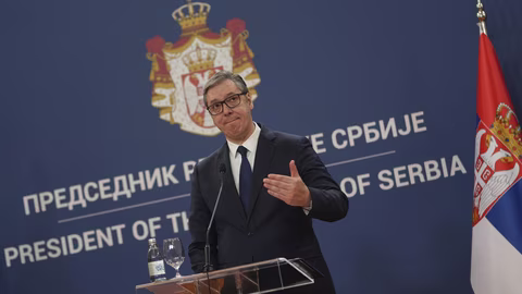Президентът Вучич помилва жена, обвинена в блъскане на студентка по време на протест