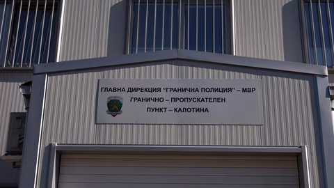 Интензивен трафик и ремонтни ограничения на българските гранични пунктове