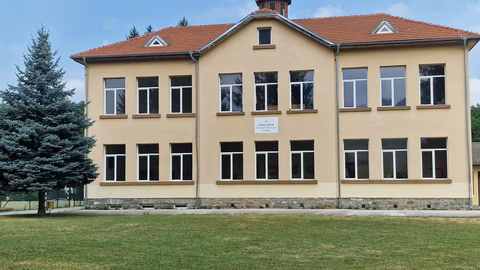 Основно училище "Васил Левски" в Орешак получава модерен кабинет по български език