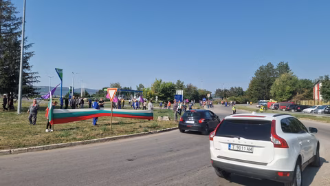 Работниците в \"Терем – Хан Крум\" протестираха срещу намаляване на работния ден