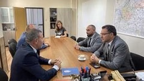 Четирима младежи задържани за побоя над шефа на полицията в Русе