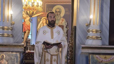 Отец Милен призова за икона на Божията майка във всеки дом