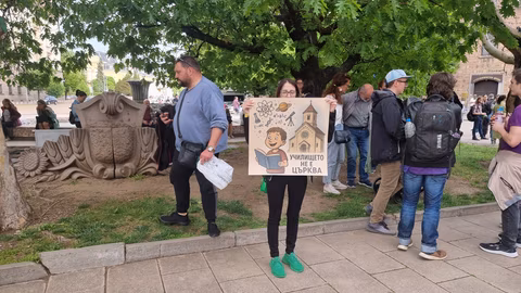 Протест в София срещу задължителния предмет „Добродетели и религии“ в училищата