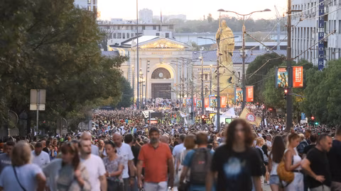 Студенти в Белград организират възпоменателно шествие за жертвите от Нови Сад