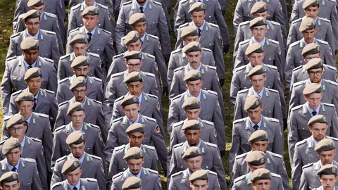 Карл Шльогел призова Германия да възстанови военната служба заради нарастващи заплахи