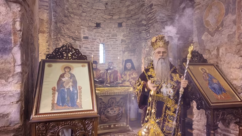 Пловдивският митрополит Николай води литургия в храма „Св. Димитър“