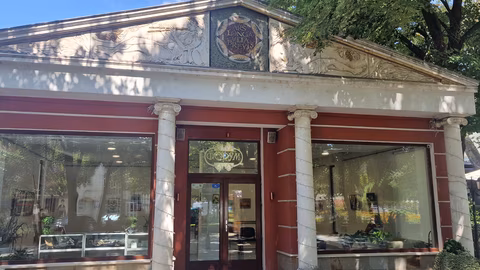 Изложба \"Моят свят\" представя графики на Благой Господинов в Хасково