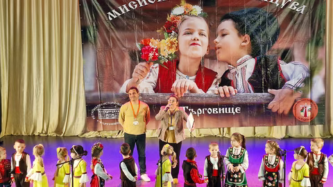 Десетото издание на фестивала „Мисионис пее и танцува“ събира над 450 млади таланти