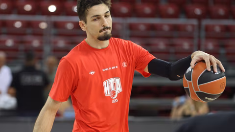 Борислав Младенов с 36 точки води Виена до победа в австралийското първенство