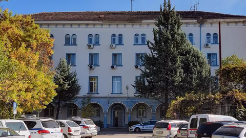 Полицията в Димитровград разкри нелегален шивашки цех с детски дрехи имитации