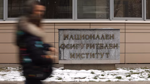 НОИ Сливен информира пенсионерите в чужбина за новите правила за декларация живот