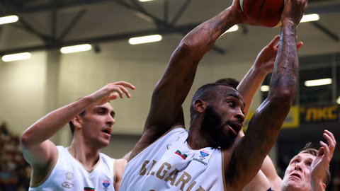 Цървена звезда победи Олимпиакос с ключов принос на Милър-Макинтайър