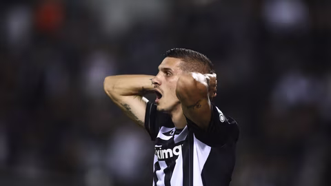 Олимпиакос и ПАОК завършиха наравно в напрегнатото дерби от гръцката Суперлига