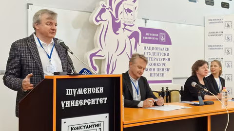 Проф. Пламен Дойнов получава Националната награда за лирика „Иван Пейчев“