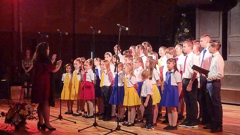 Традиционният коледен концерт „Детски хор и приятели“ в Добрич