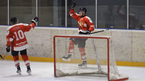 ЦСКА победи НСА с 8:2 и оглави класирането в българския хокей