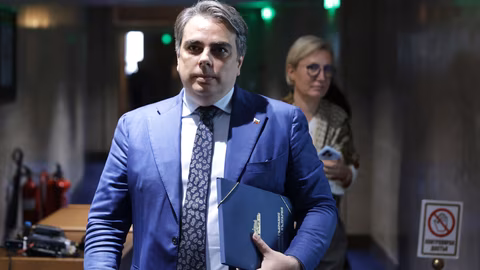 Асен Василев: Оставката няма да спре влизането на България в еврозоната