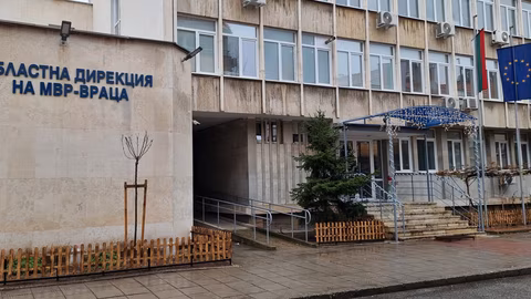 Полицията във Враца задържа жена за серия джебчийски кражби