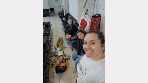 Младежкият общински съвет в Стара Загора събра рекордни над 2300 кг храни