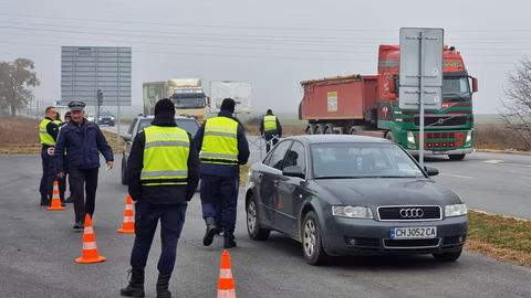Автомобил спряно на пътя Сливен–Ямбол заради опасна техническа неизправност