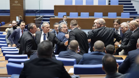 26 депутати са наказани с \"забележка\" и \"порицание\" през политическата година