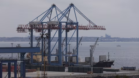 Един загинал и осем ранени при ракетна атака по пристанищата в Одеска област