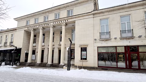 Спектакълът „Отчаяни съпрузи 2: Бракувани“ гостува във Враца