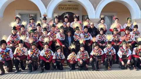 Уникалният обичай куди в Съединение събира млади сурвакари в традиционен ритуал