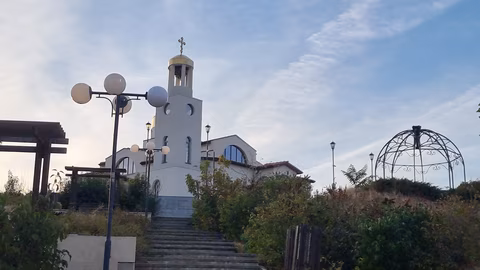 Община Сливен започва ремонт на пейките около църквата \"Света Петка\"